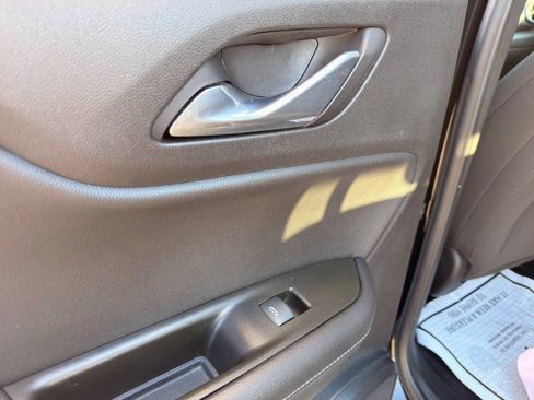 Used 2020 Chevrolet Blazer LT image 41