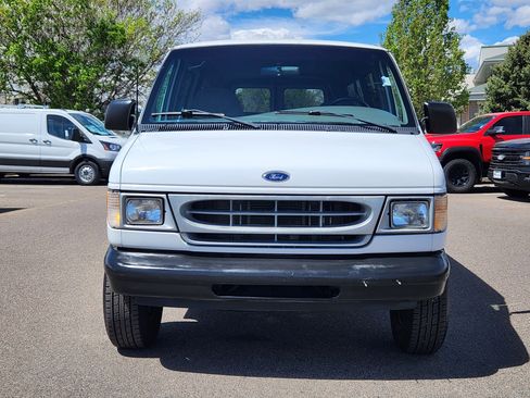 Used 2000 Ford E-350 and Econoline 350 Club Wagon image 2