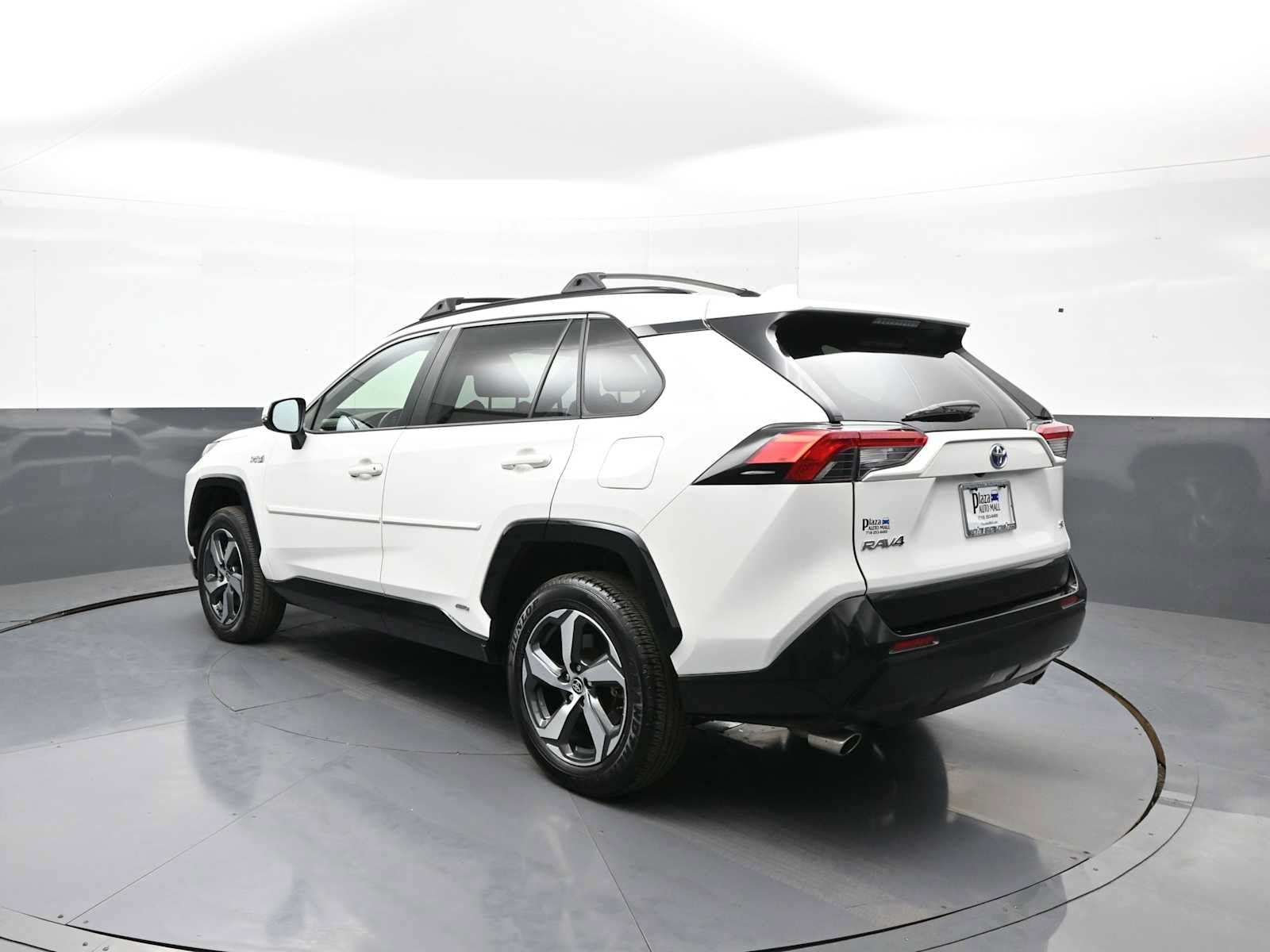 Used 2023 Toyota RAV4 SE w/ Weather & Moonroof Package AWD/4WD image 8