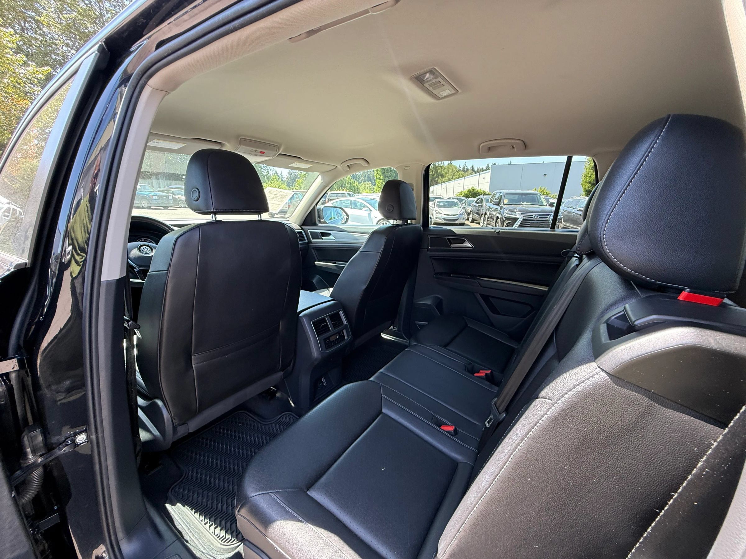 Used 2018 Volkswagen Atlas SE AWD/4WD image 23