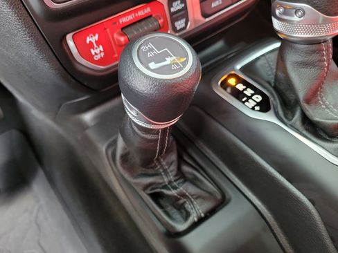 Used 2024 Jeep Wrangler Unlimited Rubicon w/ XTREMEE 35" Tire Package image 33