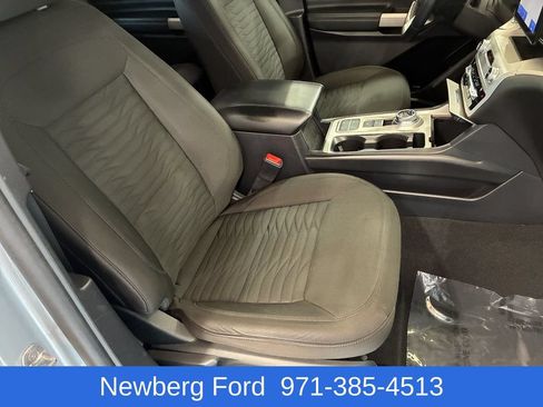 Used 2021 Ford Explorer XLT RWD image 25