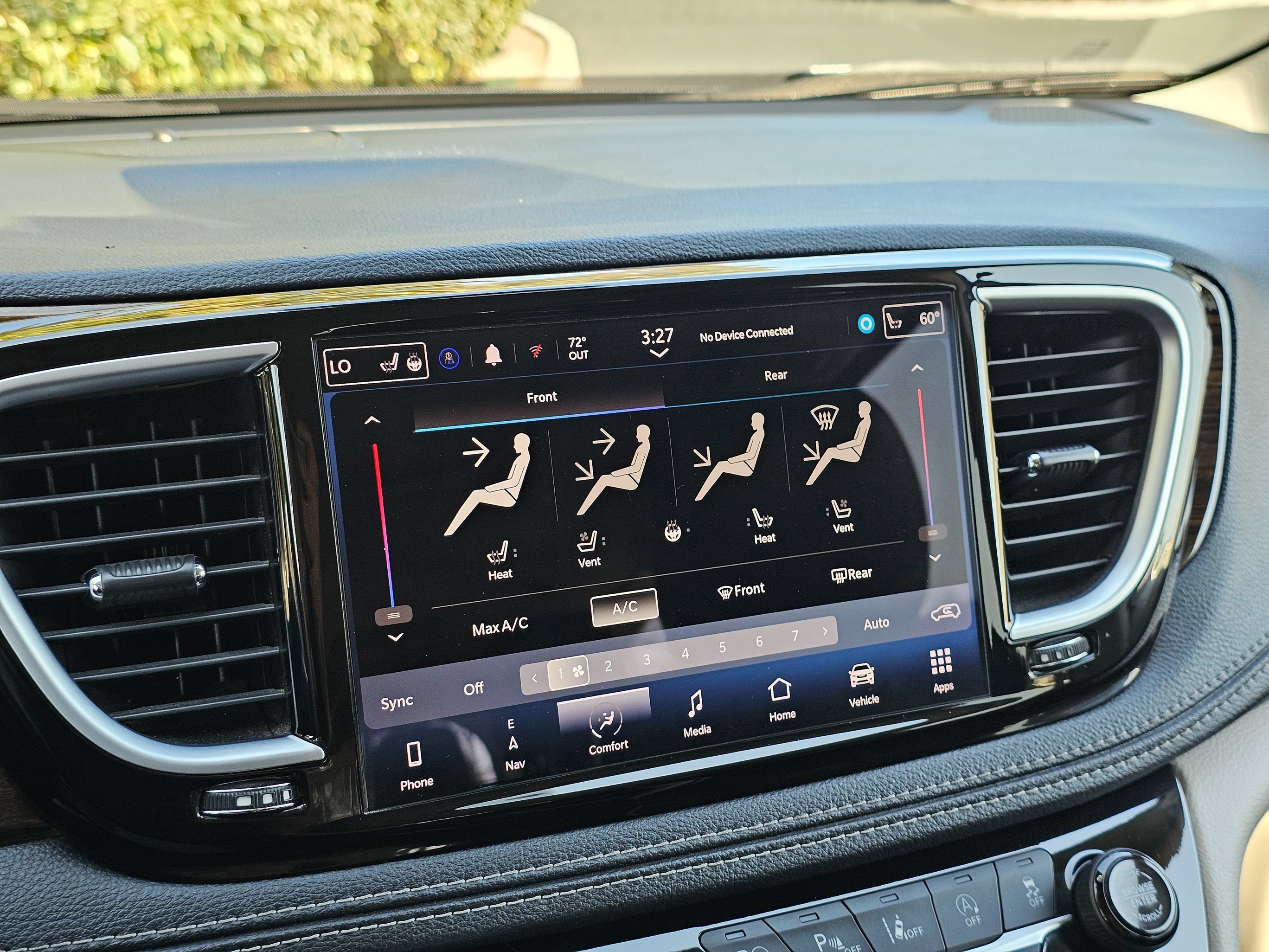Used 2022 Chrysler Pacifica Limited FWD image 37