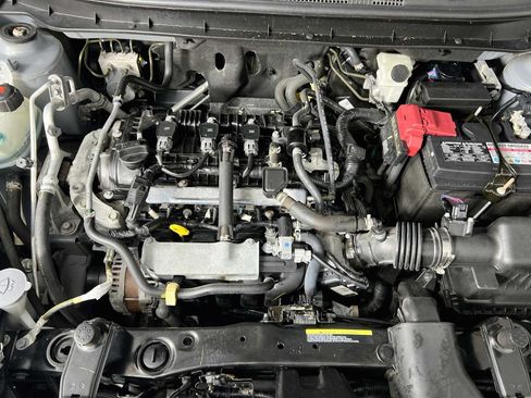 Used 2021 Nissan Kicks SV FWD image 29