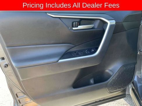 Used 2025 Toyota RAV4 XLE AWD/4WD image 18