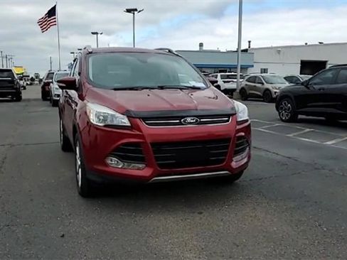 Used 2016 Ford Escape Titanium image 3