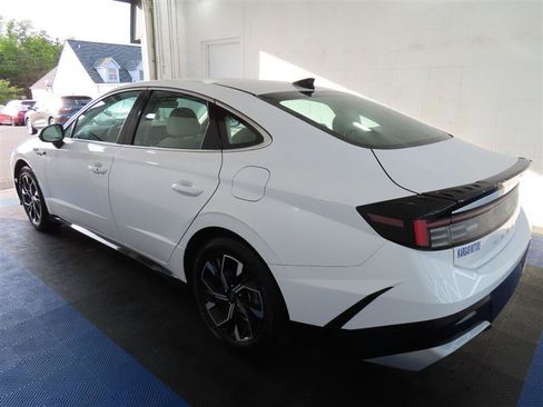 Used 2025 Hyundai Sonata SEL FWD image 10