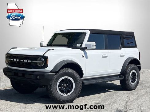 New 2025 Ford Bronco Outer Banks w/ Sasquatch Package image 1