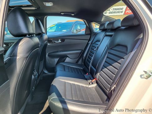 Used 2024 Kia Forte GT-Line w/ GT-Line Premium Package image 13