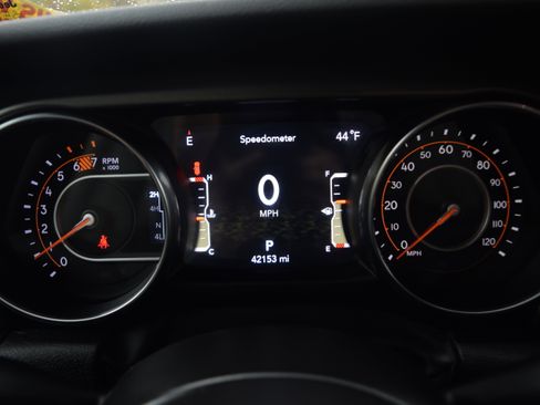 Used 2023 Jeep Wrangler Sport S image 3