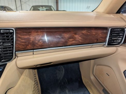 Used 2011 Porsche Panamera 4S image 35