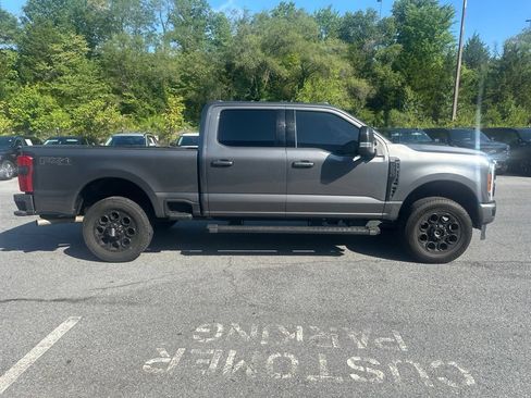 Used 2023 Ford F250 XLT w/ Black Appearance Package AWD/4WD image 4