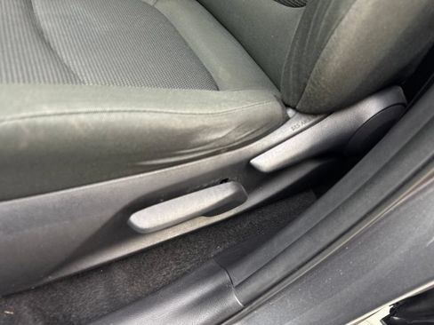 Used 2021 Toyota RAV4 LE FWD image 30