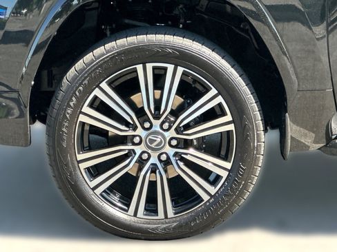 Certified 2024 Lexus LX 600 4WD w/ Appearance Package image 14