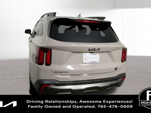 Used 2025 Kia Sorento SX image 8