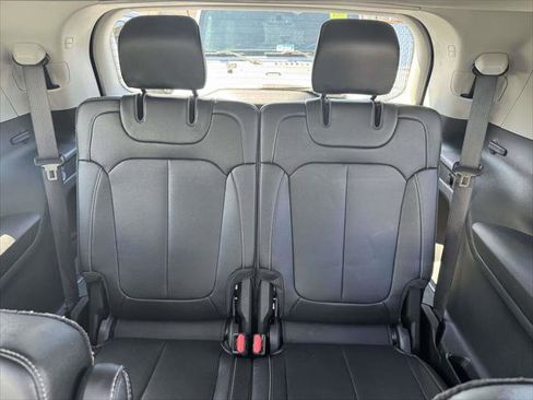 Certified 2023 Jeep Grand Cherokee L Limited AWD/4WD image 11