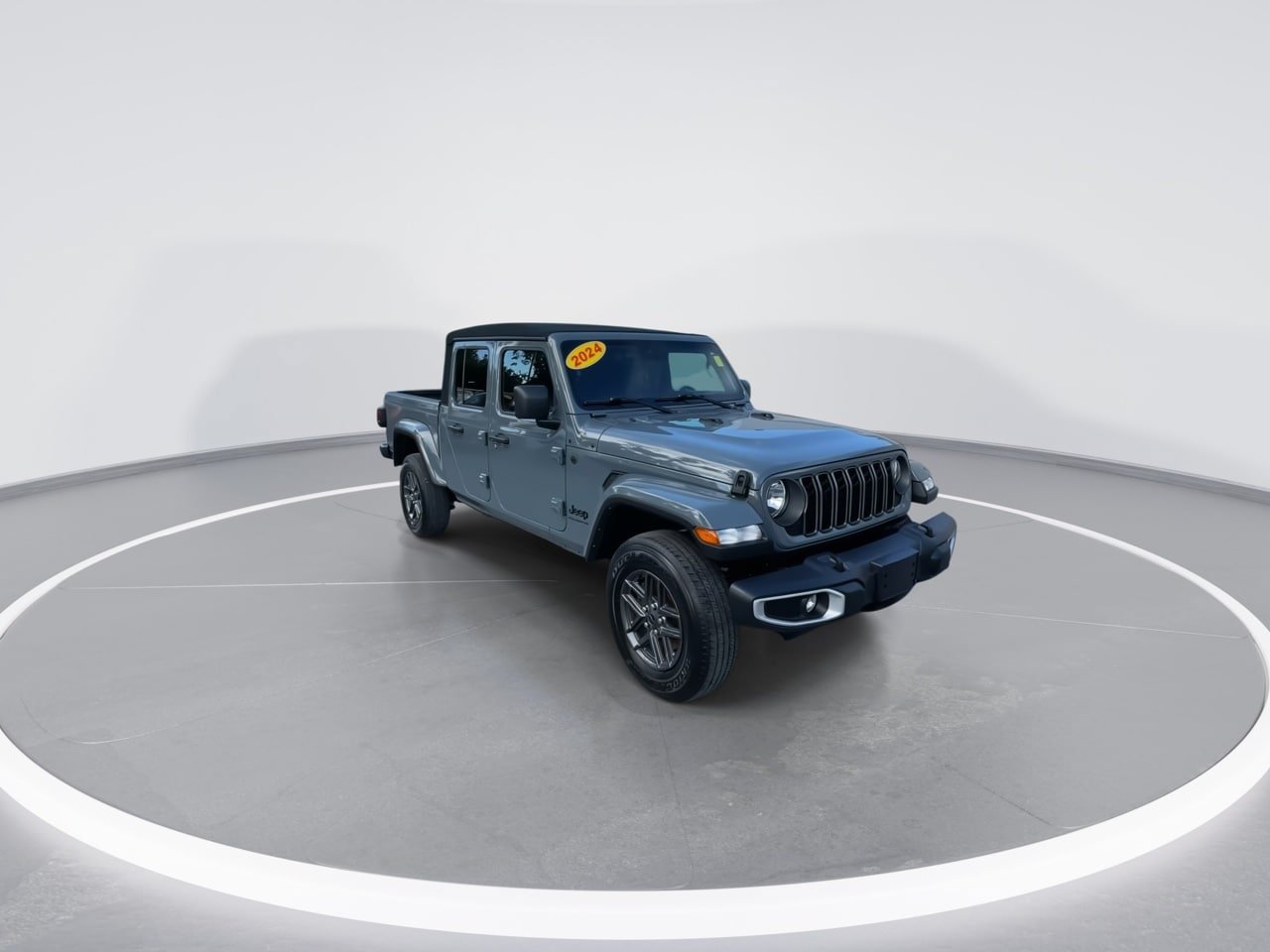 Used 2024 Jeep Gladiator Sport AWD/4WD image 2