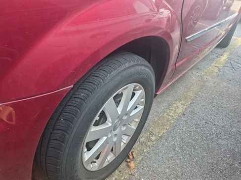 Used 2016 Chrysler Town & Country Touring FWD image 10