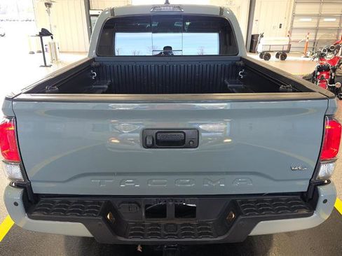 Used 2023 Toyota Tacoma TRD Sport w/ Technology Package image 11