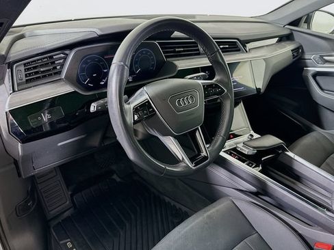 Used 2023 Audi e-tron Premium Plus w/ Premium Plus Package AWD/4WD image 10
