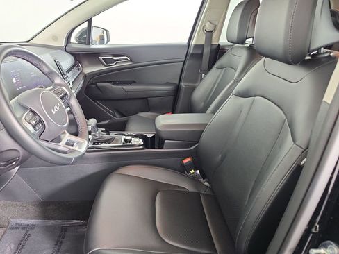 Certified 2025 Kia Sportage EX FWD image 8