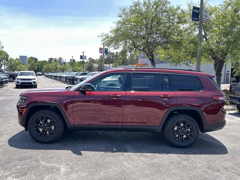 New 2026 Jeep Grand Cherokee L 2WD image 4