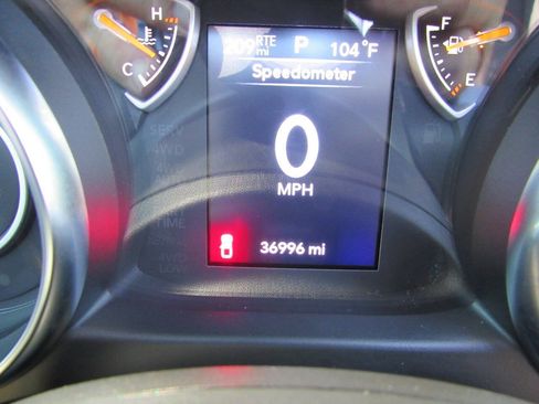 Used 2023 Jeep Gladiator Sport AWD/4WD image 39