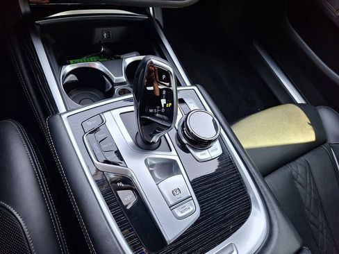 Used 2019 BMW 740i 740i 4D Sedan w/ Executive Package image 18