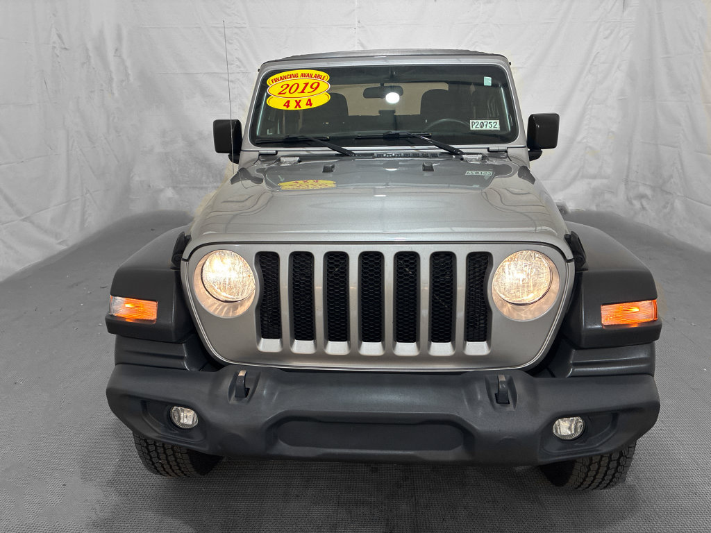 Used 2019 Jeep Wrangler Sport AWD/4WD image 2
