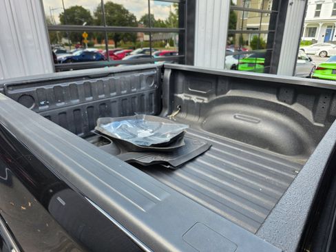Used 2019 RAM 1500 Laramie w/ Sport Appearance Package AWD/4WD image 18