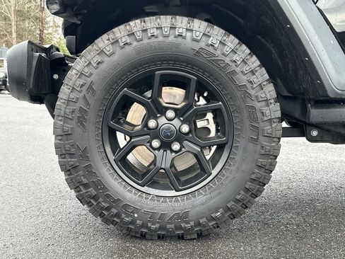 Used 2025 Jeep Wrangler Willys 4xe image 16