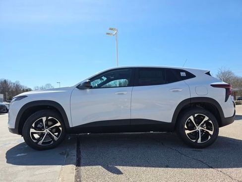 New 2026 Chevrolet Trax RS w/ Sunroof Package FWD image 13