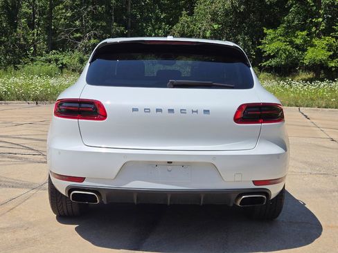 Used 2018 Porsche Macan w/ Premium Package Plus AWD/4WD image 4