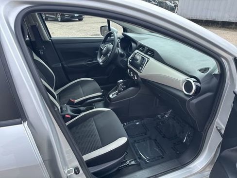 Used 2021 Nissan Versa SV FWD image 14