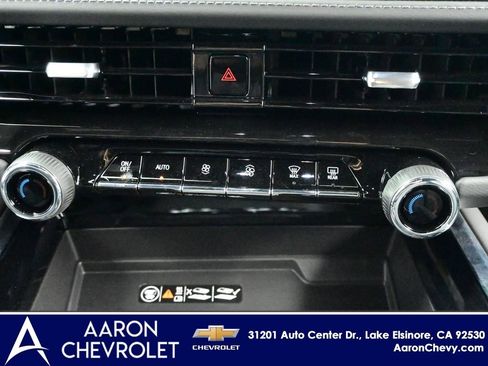 New 2026 Chevrolet Suburban LT w/ Comfort Package AWD/4WD image 25
