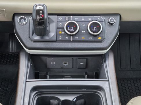 Used 2020 Land Rover Defender 110 HSE AWD/4WD image 16