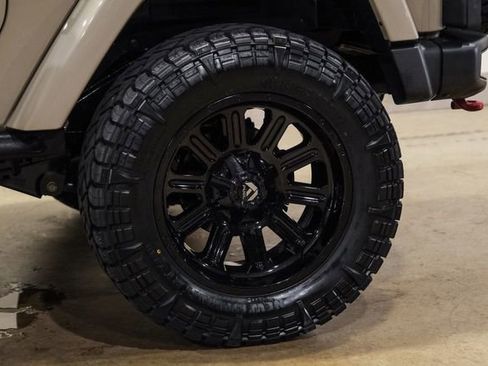 Used 2017 Jeep Wrangler Rubicon AWD/4WD image 45