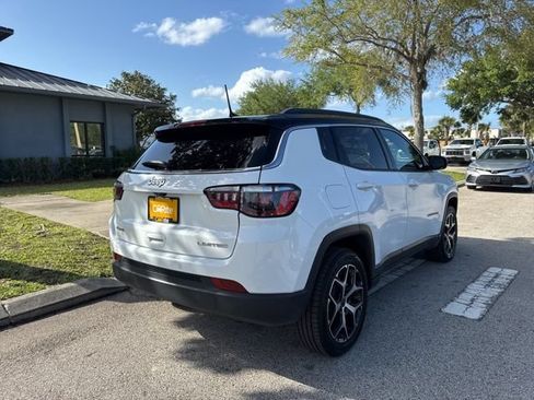 Used 2025 Jeep Compass Limited AWD/4WD image 7