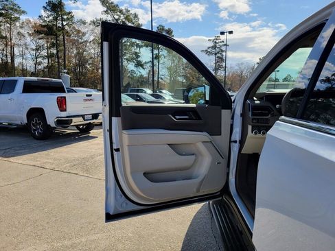 New 2026 GMC Yukon XL Denali w/ Denali Reserve Package RWD image 14