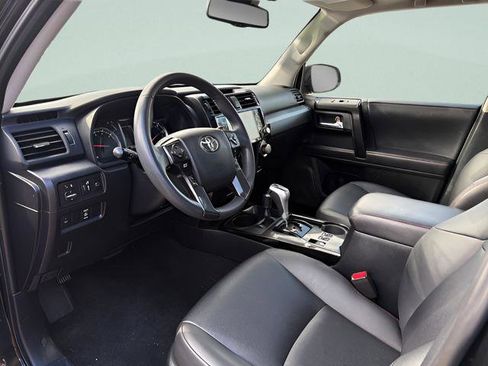 Used 2021 Toyota 4Runner TRD Off-Road Premium w/ Moonroof Package AWD/4WD image 5