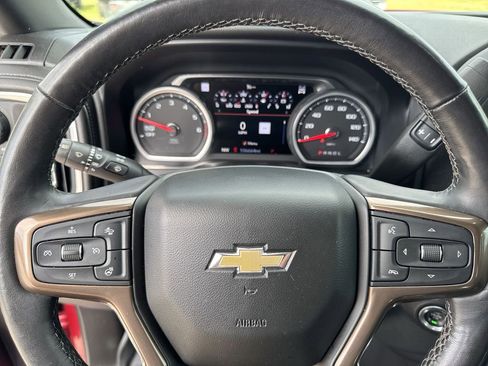 Certified 2019 Chevrolet Silverado 1500 High Country w/ Technology Package image 17
