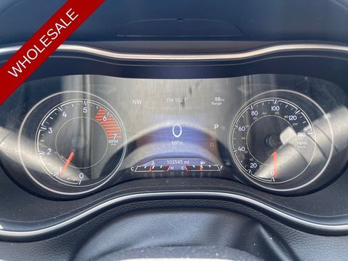 Used 2019 Jeep Cherokee Trailhawk AWD/4WD image 9