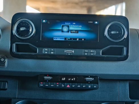 Used 2024 Mercedes-Benz Sprinter 2500 image 14