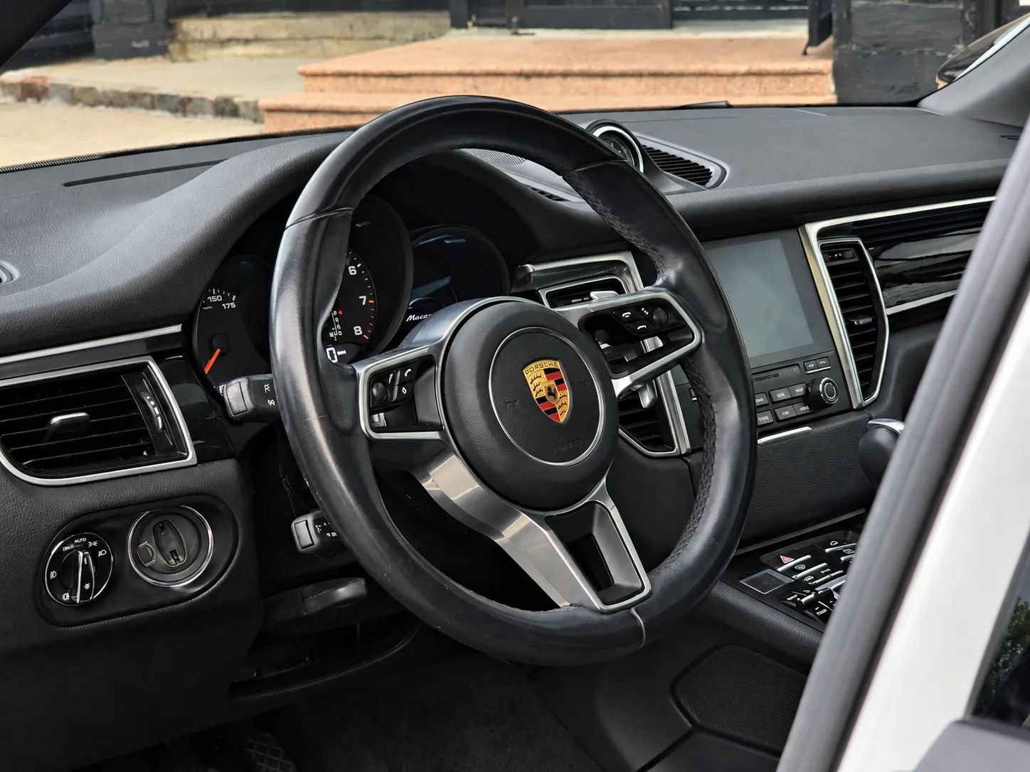 Used 2017 Porsche Macan AWD/4WD image 21