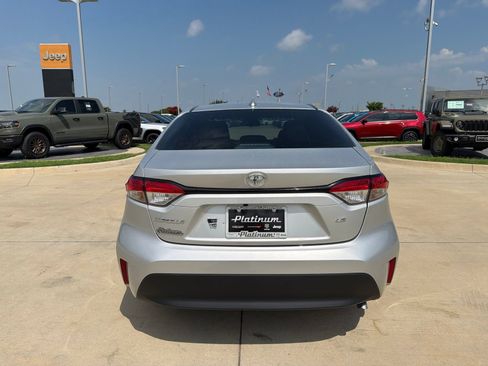 Used 2025 Toyota Corolla LE FWD image 4