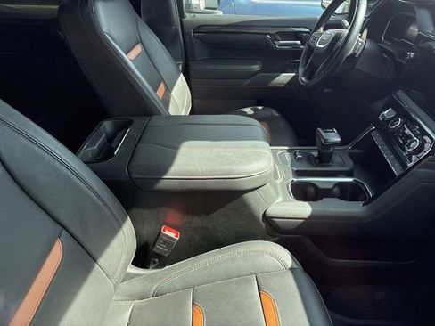 Used 2023 GMC Sierra 1500 AT4 w/ Technology Package image 4