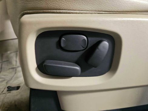 Used 2016 Land Rover LR4 HSE image 27