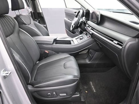 Used 2023 Hyundai Palisade Limited FWD image 16