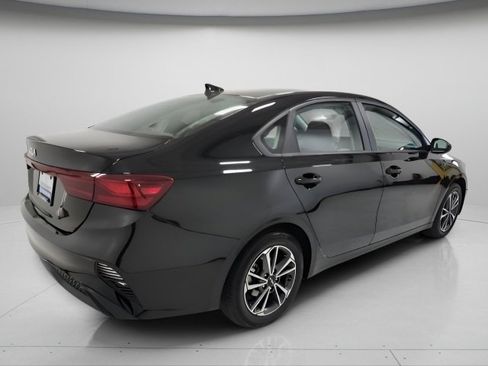 Used 2023 Kia Forte LXS FWD image 11