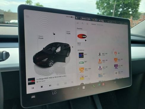 Used 2023 Tesla Model Y Long Range AWD/4WD image 12